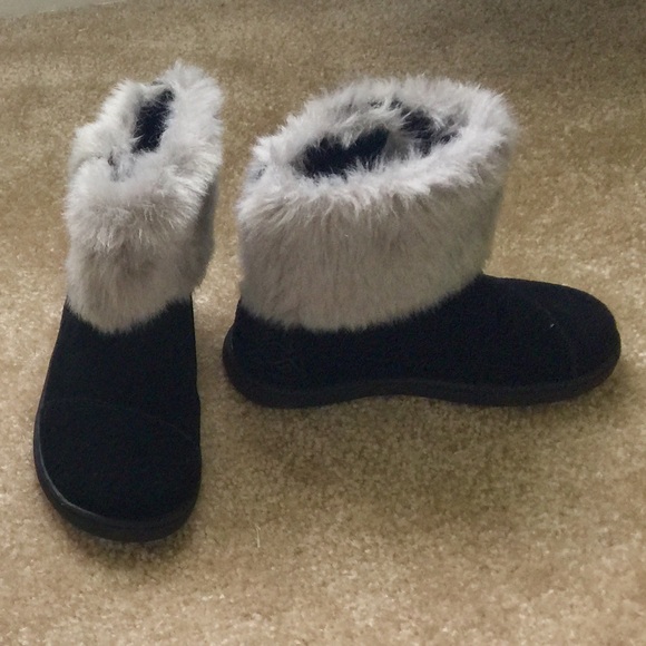 Tiny TOMS Black Nepal Boots - Size 8 - Picture 2 of 3